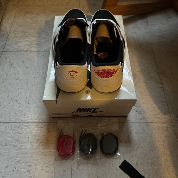 Jordan 1 Retro Low OG SP travis scott olive